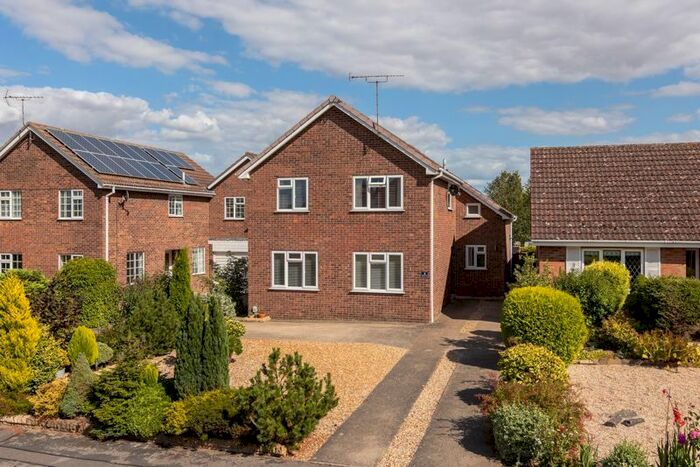 4 Bedroom Detached House For Sale In Piper Road, Hutton, Driffield, YO25