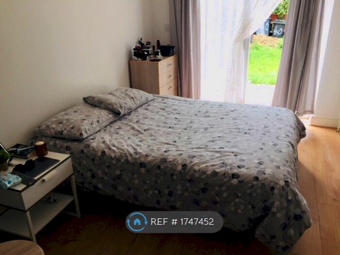 Studio To Rent In Sidney Avenue, London, N13