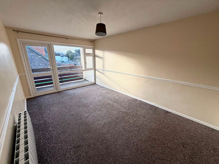 2 Bedroom Flat To Rent In Walton Court, Minehead, TA24
