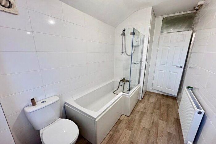 2 Bedroom End Of Terrace House To Rent In Vernon Road, Nottingham, NG6