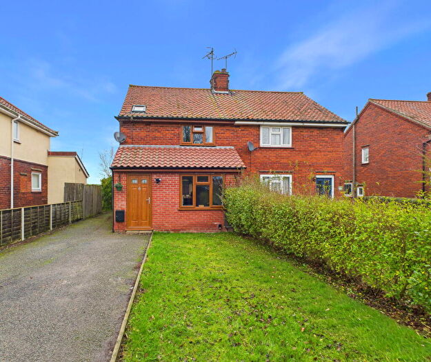 3 Bedroom Semi Detached House For Sale In Kings Avenue, Framlingham, IP13