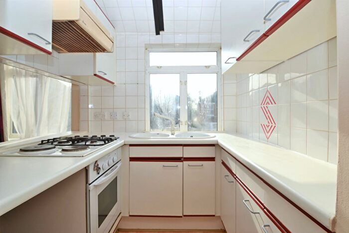 1 Bedroom Maisonette To Rent In Tolworth Park Road, Surbiton, KT6
