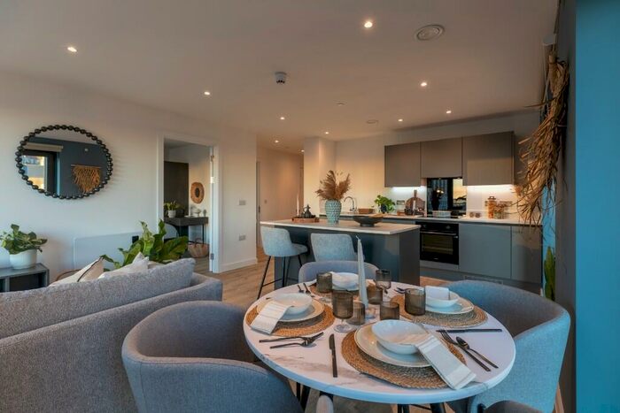 3 Bedroom Flat To Rent In Flat, Pall Mall, Liverpool, Merseyside, L3