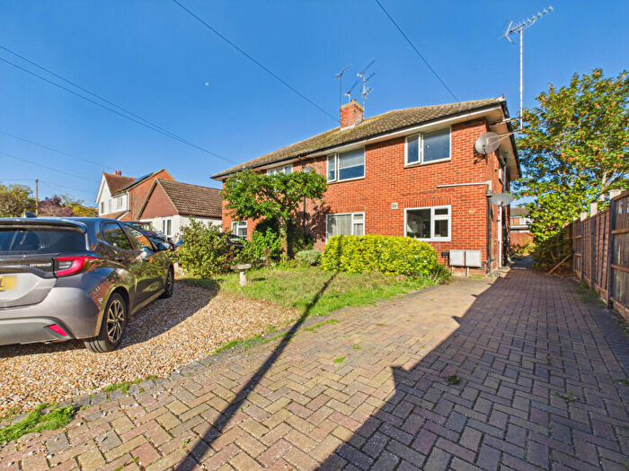 2 Bedroom Maisonette For Sale In Woodley, RG5