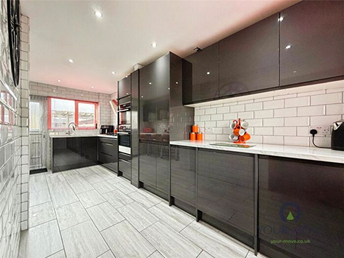 3 Bedroom End Of Terrace House For Sale In Cornwall Close, Maidstone, Kent, ME15