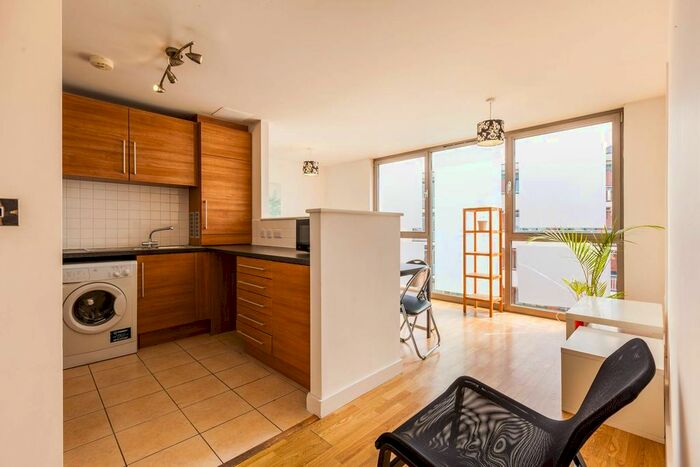 2 Bedroom Flat For Sale In Umberston Street, Aldgate, London, E1