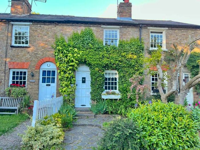 2 Bedroom Cottage To Rent In Back Lane, Letchmore Heath, WD25