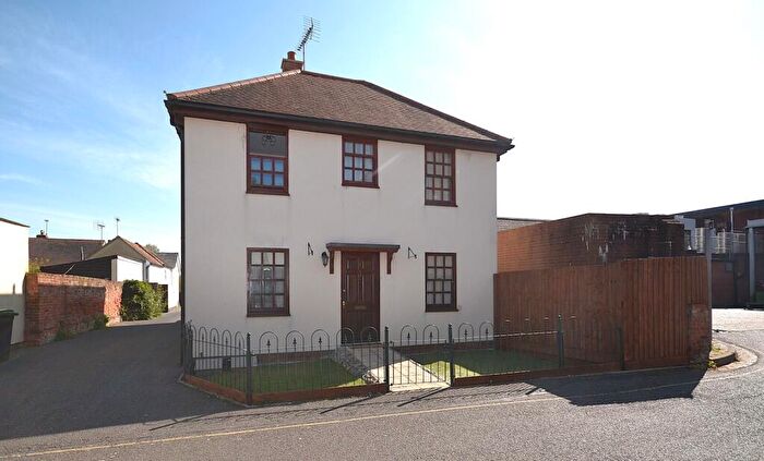 2 Bedroom Apartment To Rent In Wheelwrights Yard, CM6