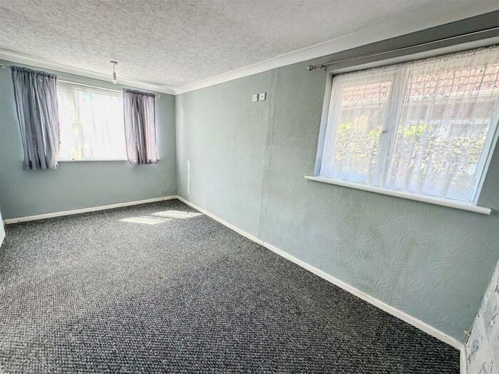 3 Bedroom Chalet For Sale In St. Christophers Way, Jaywick, Village, CO15