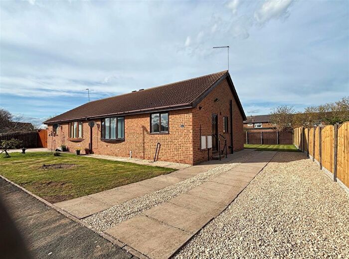 2 Bedroom Semi-Detached Bungalow To Rent In Pinewood Drive, Camblesforth, YO8