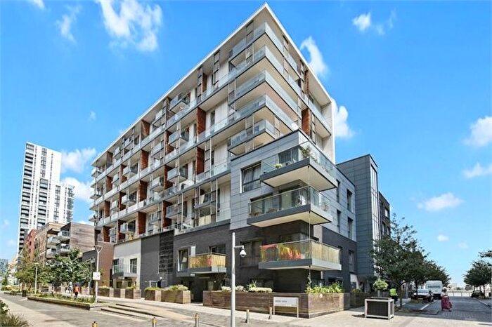 2 Bedroom Flat To Rent In Barge Walk, North Greenwich, London, SE10