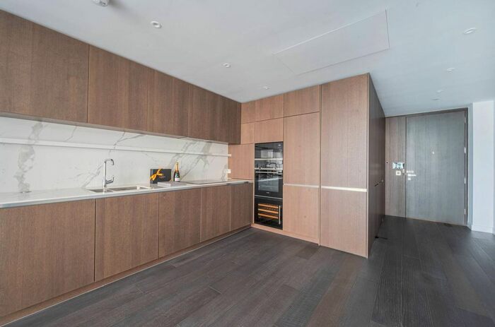 1 Bedroom Flat To Rent In Park Drive, Canary Wharf, London, E14