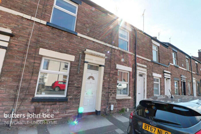 2 Bedroom Terraced House To Rent In Bond Street, Macclesfield, SK11