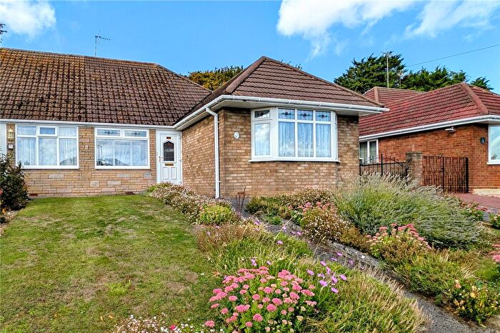 3 Bedroom Bungalow For Sale In Wilbury Drive, Dunstable, Bedfordshire, LU5
