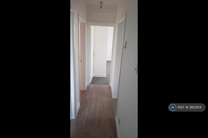 1 Bedroom Flat To Rent In Baker St, Enfield, EN1