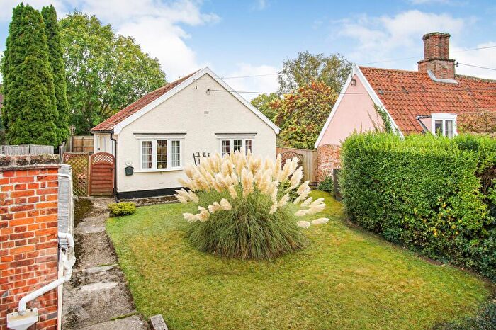 3 Bedroom Detached Bungalow For Sale In The Street, Rickinghall, Diss, IP22