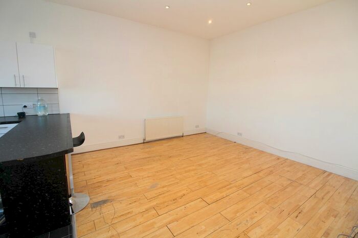 2 Bedroom Maisonette To Rent In Welling High Street, Welling, DA16