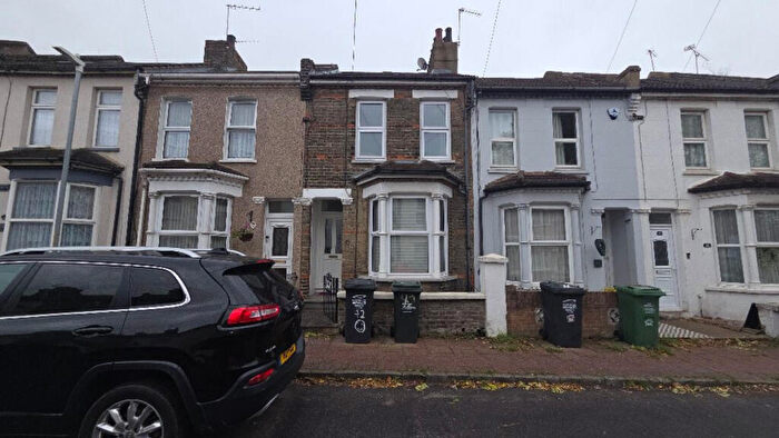 3 Bedroom Terraced House To Rent In Charles Street, Greenhithe, DA9