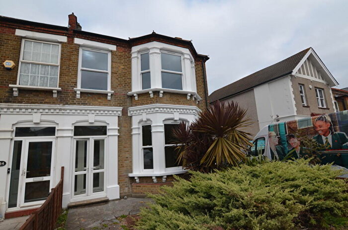 5 Bedroom Semi Detached House To Rent In Southwood Road, New Eltham, SE9