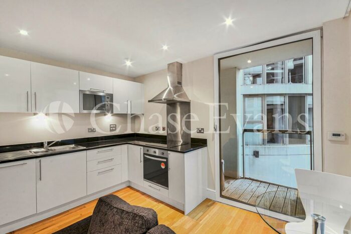 1 Bedroom Apartment To Rent In Cobalt Point, Lanterns Court, Canary Wharf, E14