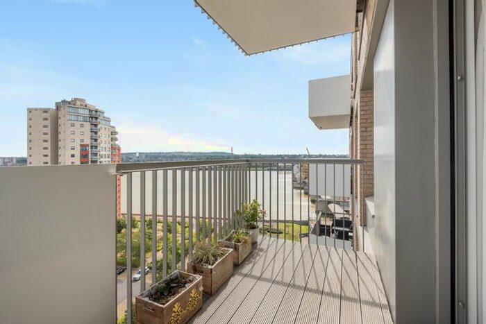 2 Bedroom Flat To Rent In Waterside Heights, Booth Road, London, E16