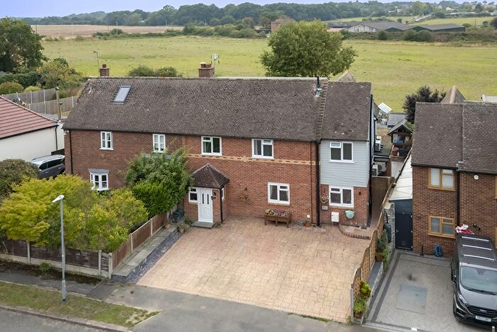 5 Bedroom Semi-detached House For Sale In Woolshots Road, Wickford, SS12