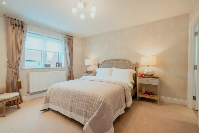 4 Bedroom Detached House For Sale In Stanbridge Road, Haddenham, Buckinghamshire, HP17
