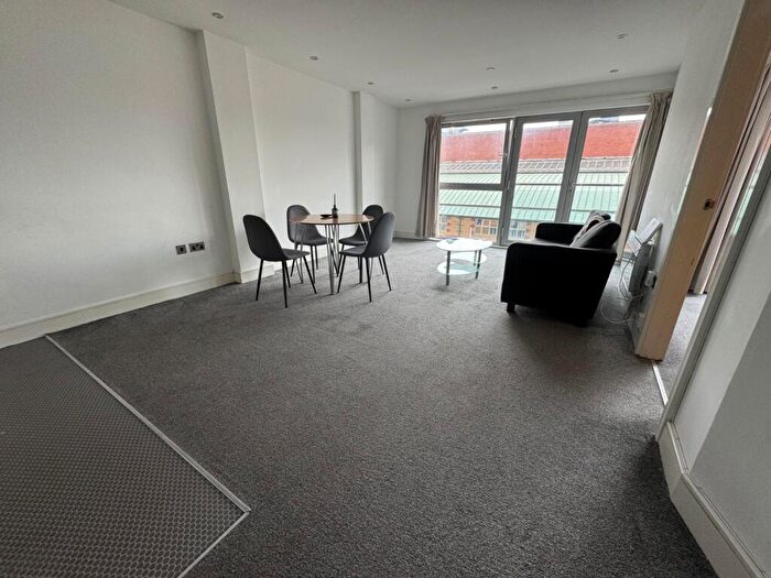 2 Bedroom Flat To Rent In North West, Talbot Street, Nottingham, NG1