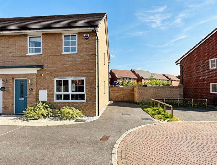 3 Bedroom Semi-Detached House For Sale In Orchard Drive, Barlby, Selby, YO8