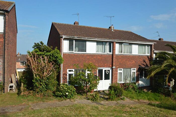 3 Bedroom End Of Terrace House For Sale In Central Ryde, PO33
