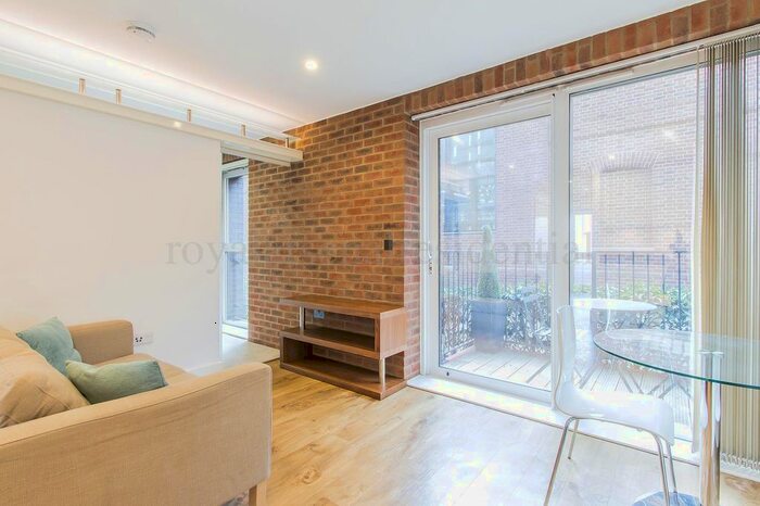 1 Bedroom Flat To Rent In Warehouse Court, No. Street, Royal Arsenal, SE18