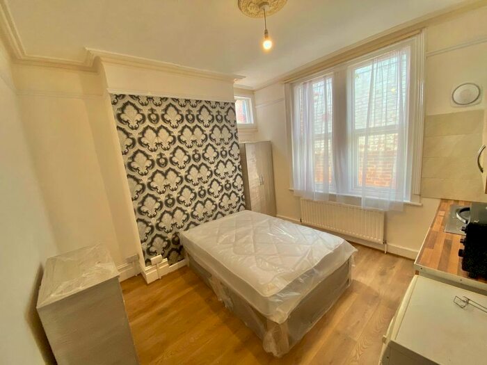 1 Bedroom Property To Rent In Landguard Road, Shirley, Southampton, SO15