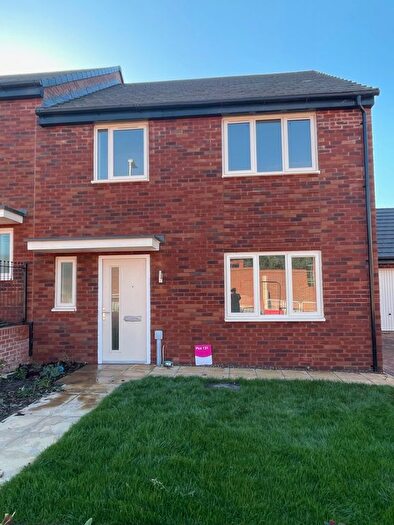 4 Bedroom Semi-Detached House To Rent In Tranter Avenue, Telford, TF2