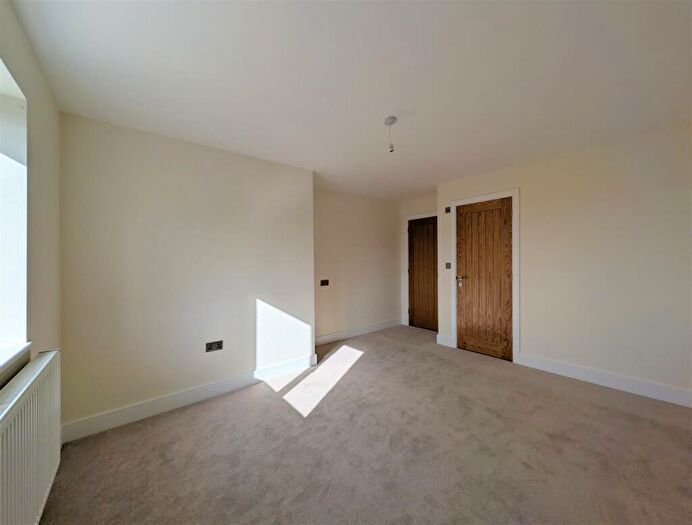3 Bedroom Detached House For Sale In Woods Orchard Road, Tuffley, Gloucester, GL4
