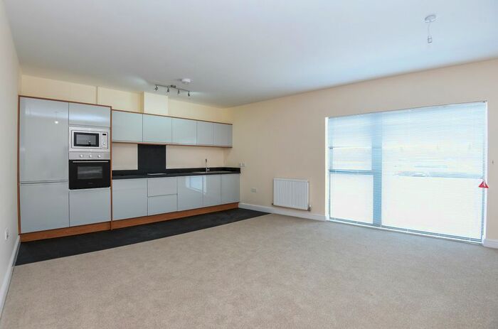 2 Bedroom Flat To Rent In Flat Athelstan House, Station Road, GL1