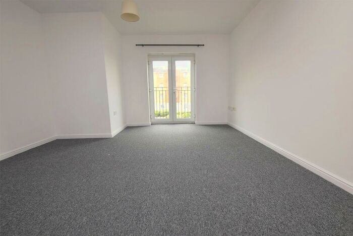 2 Bedroom Apartment To Rent In Coniston Avenue, Purfleet, Essex, RM19
