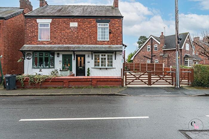 3 Bedroom Semi-Detached House For Sale In St. Georges Road, Winsford, CW7