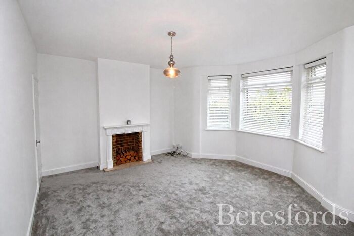 2 Bedroom Apartment To Rent In Mountnessing Road, CM12
