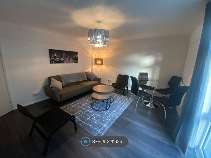 3 Bedroom Flat To Rent In Lewisham Hill, London, SE13