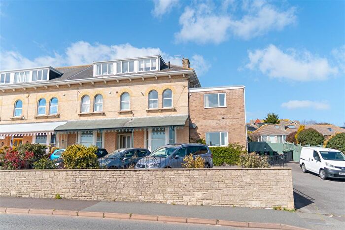 1 Bedroom Link Detached House For Sale In Buxton Road, Weymouth, DT4