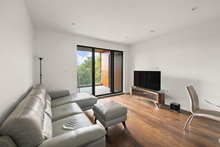 2 Bedroom Flat For Sale In Brindley Place, Uxbridge, UB8