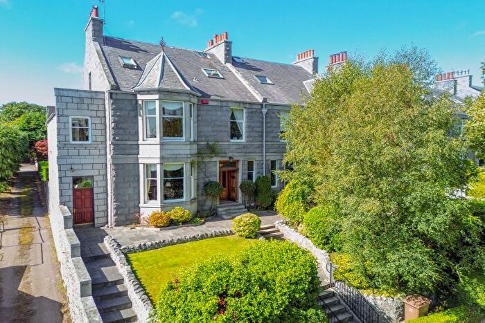 6 Bedroom Semi Detached House To Rent In Bayview Road, City Centre, Aberdeen, AB15