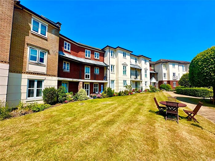 2 Bedroom Flat For Sale In Anchorage Way, Lymington, Hampshire, SO41