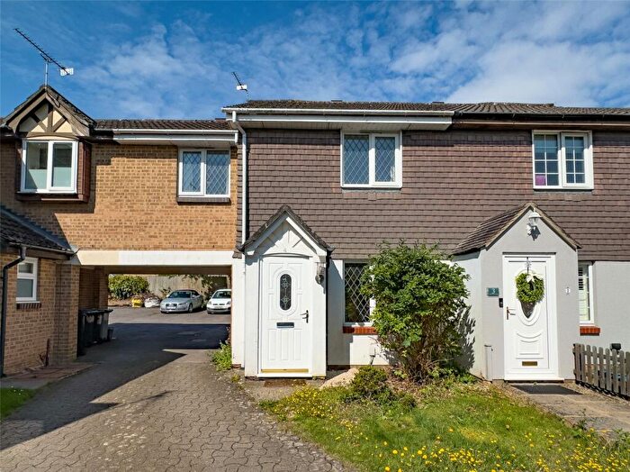 3 Bedroom End Of Terrace House To Rent In Strathmore Close, Carterton, Oxfordshire, OX18