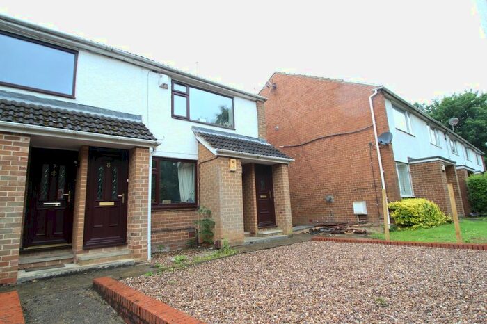 1 Bedroom Flat To Rent In Salisbury Mews, Horsforth, Leeds, West Yorkshire, Uk, LS18
