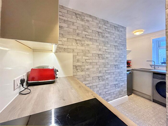 1 Bedroom Flat For Sale In Higher Manor Road, Brixham, TQ5