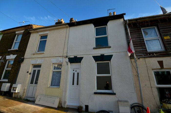 2 Bedroom Terraced House To Rent In Mayfair, Rochester, Kent, ME2