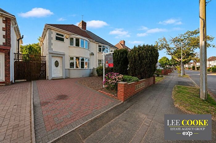 3 Bedroom Semi Detached House For Sale In Inchlaggan Road, Fallings Park, Wolverhampton, WV10