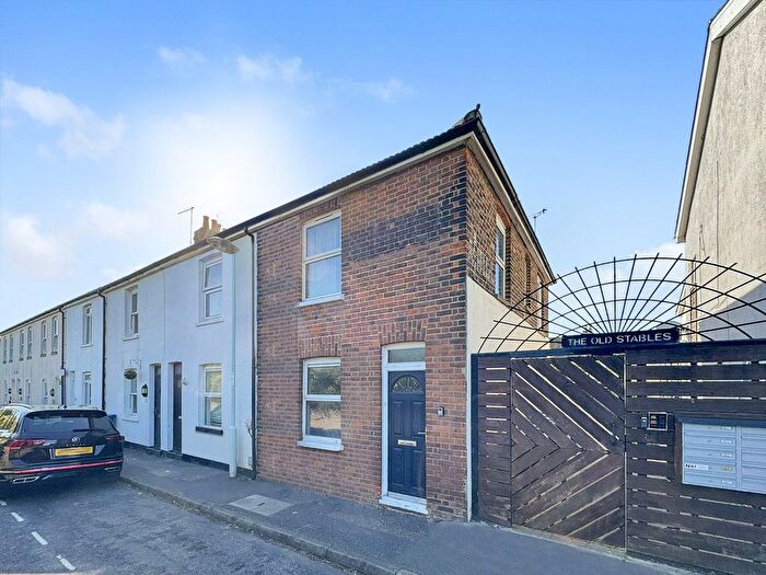 2 Bedroom End Of Terrace House For Sale In Station Road, Worthing, BN11
