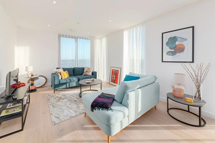 1 Bedroom Flat For Sale In Clarendon Road, Watford, WD17